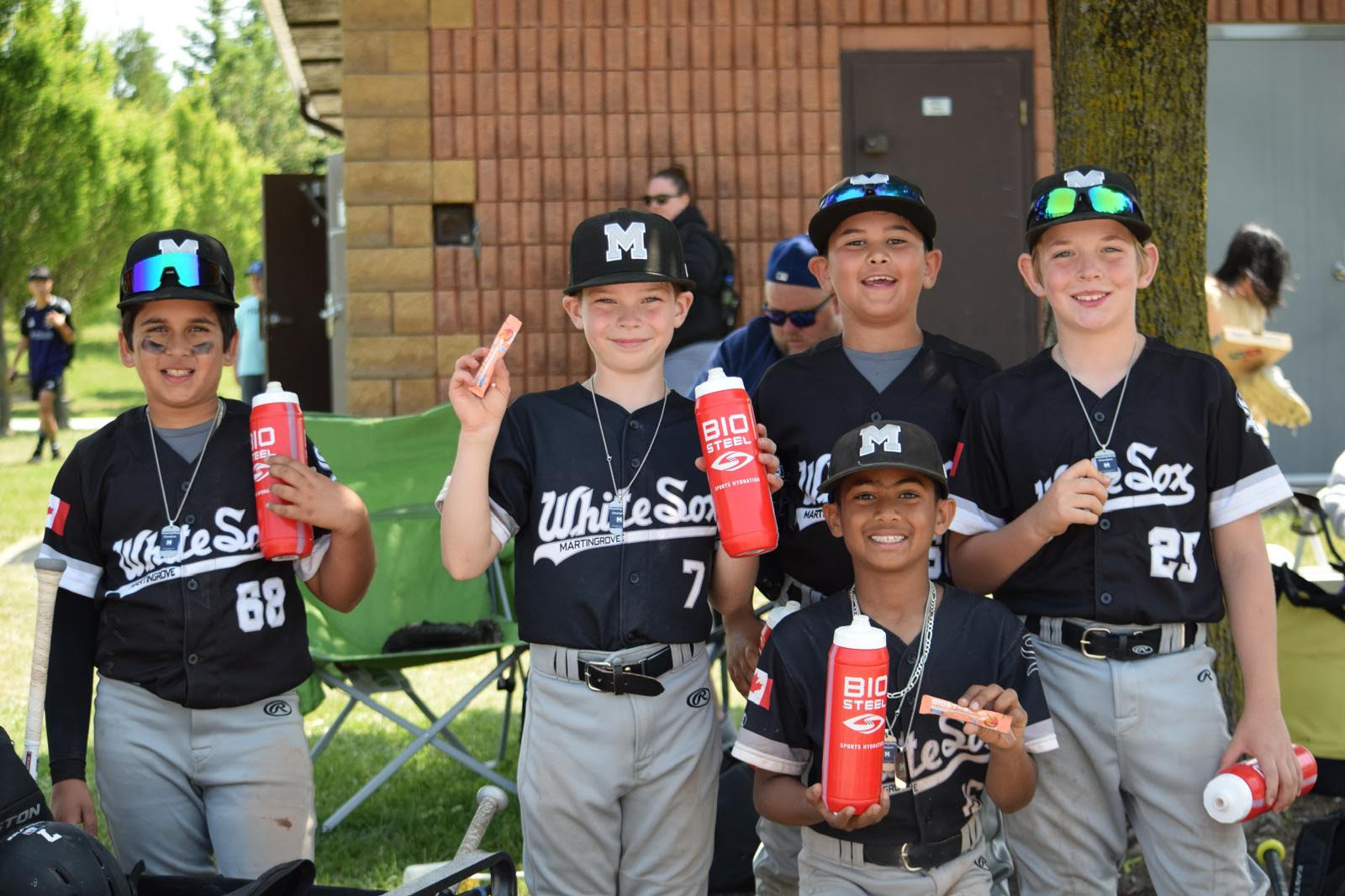 10U AA photo 2 10U AA photo 2